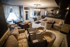 Breakfast, lunch, dinner served; international cuisine  - Hestia Hotel Jugend (Riga)