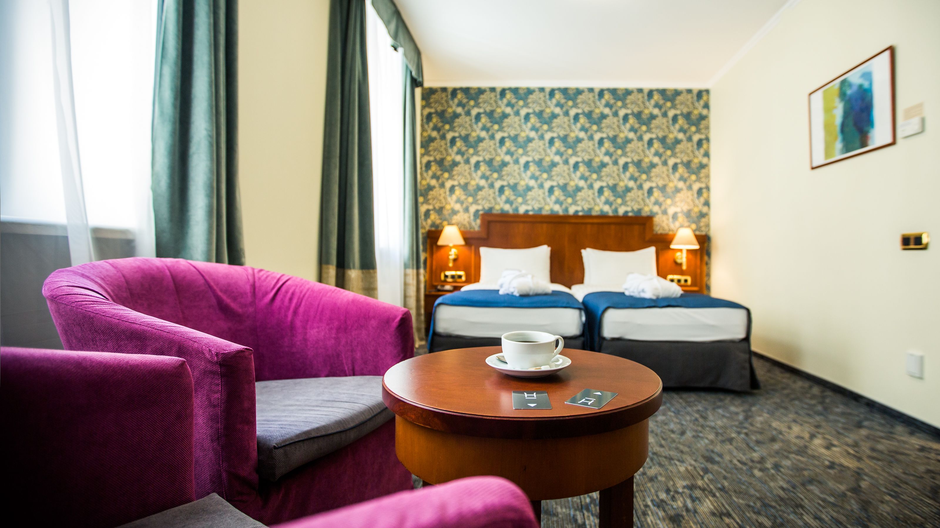 deluxe double or twin room, multiple beds | minibar, in-room safe, desk, laptop workspace