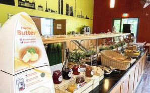 Daily buffet breakfast for a fee - Familienhotel Citylight Berlin (Berlin)