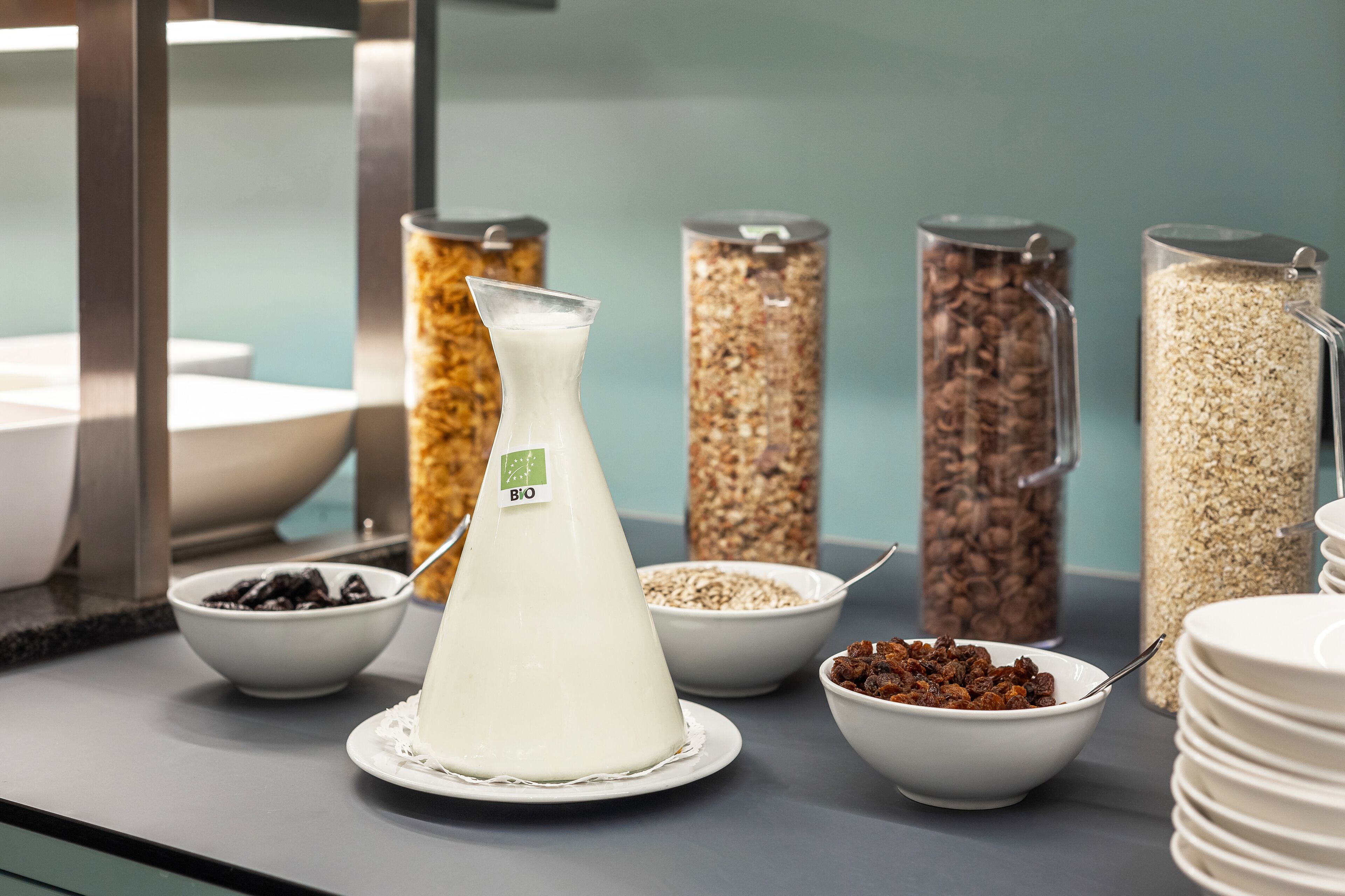 daily buffet breakfast (eur 18 per person)