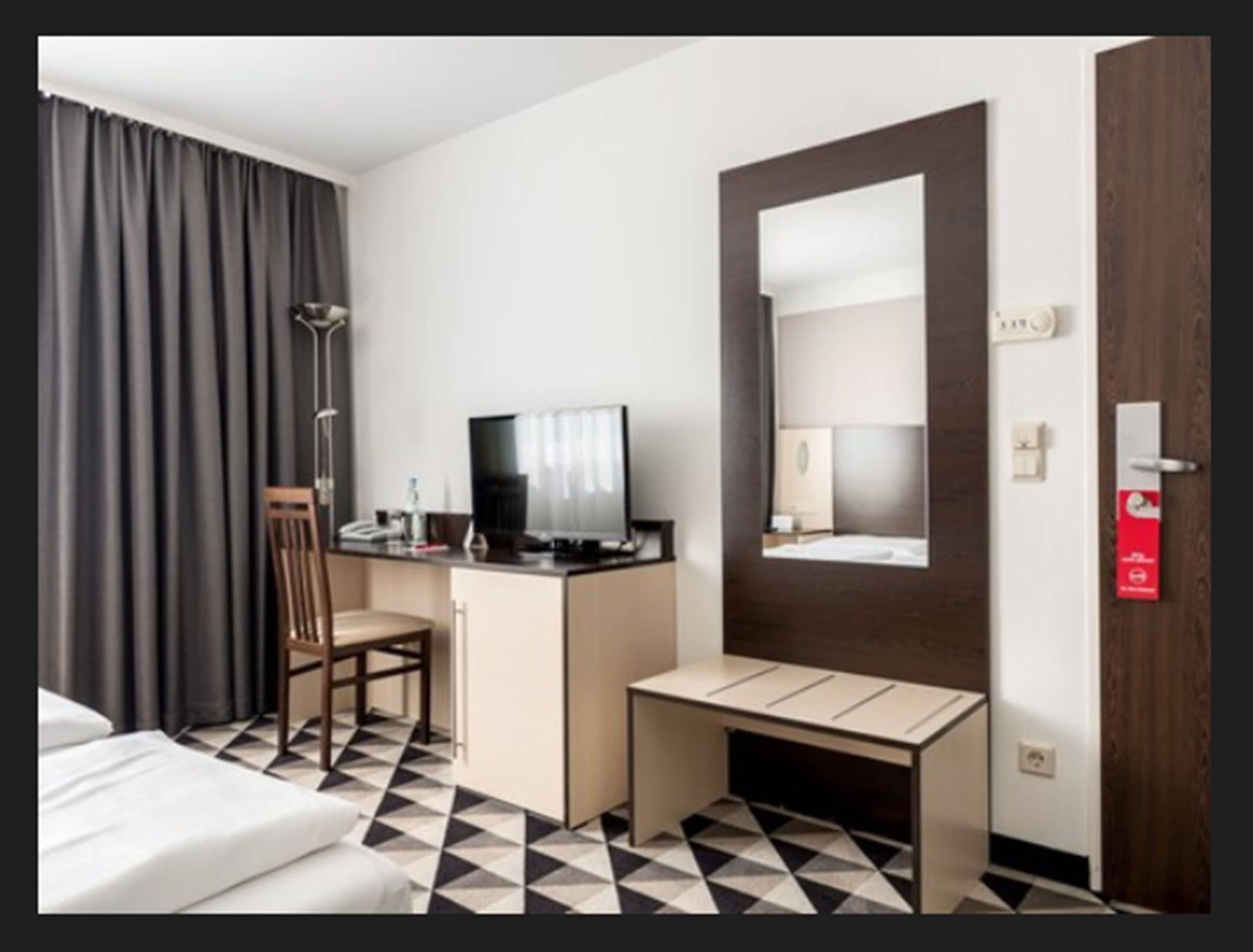 standard double or twin room | room amenity