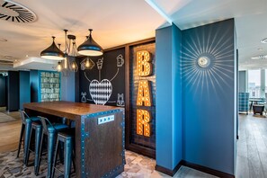 Bar (in der Unterkunft)
