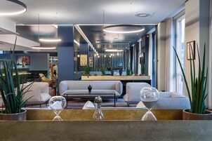 Área de estar no saguão