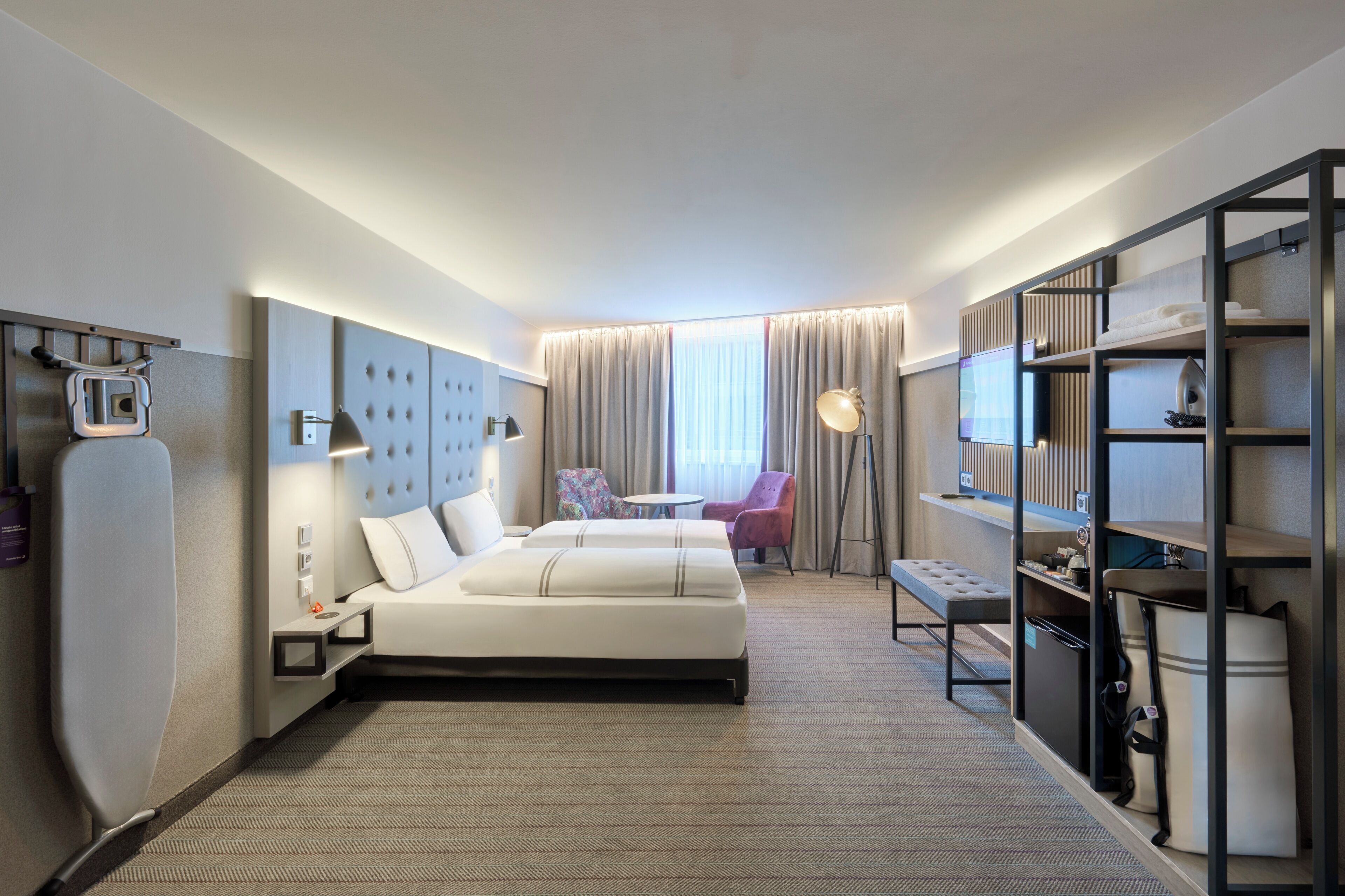 Allergikerbettwaren, Zimmersafe, Schreibtisch, Verdunkelungsvorhänge