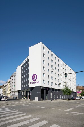Exterior - Premier Inn Wien City Hauptbahnhof (Vienna)