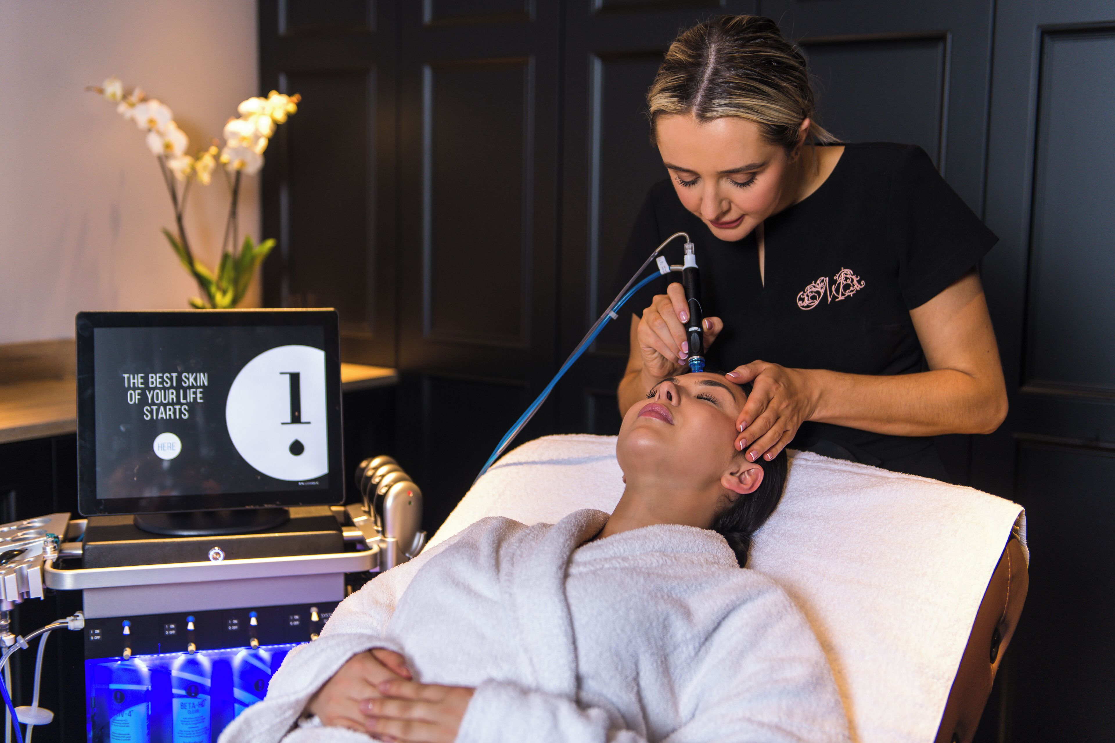 Sauna, hot tub, steam room, body treatments, hydrotherapy, aromatherapy