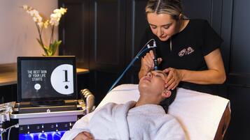 Sauna, hot tub, steam room, body treatments, hydrotherapy, aromatherapy