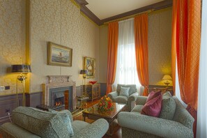 Suite, 1 King Bed | Living room