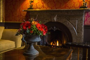 Suite, 1 kingsize-seng | Oppholdsrom | En 32-tommers LCD-TV med digitale kanaler samt TV