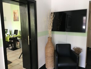 Reception - Hotel Augsburg Goldener Falke (Augsburg)