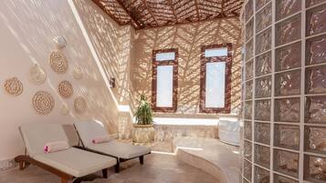 Una bañera de hidromasaje, baño turco, 1 sala de tratamiento