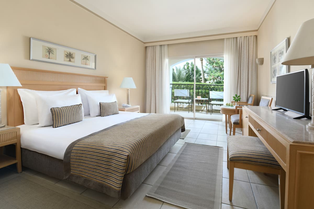 1 bedroom, egyptian cotton sheets, premium bedding, pillow-top beds