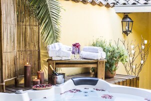 Un sauna, baño turco, tratamientos corporales, hidroterapia