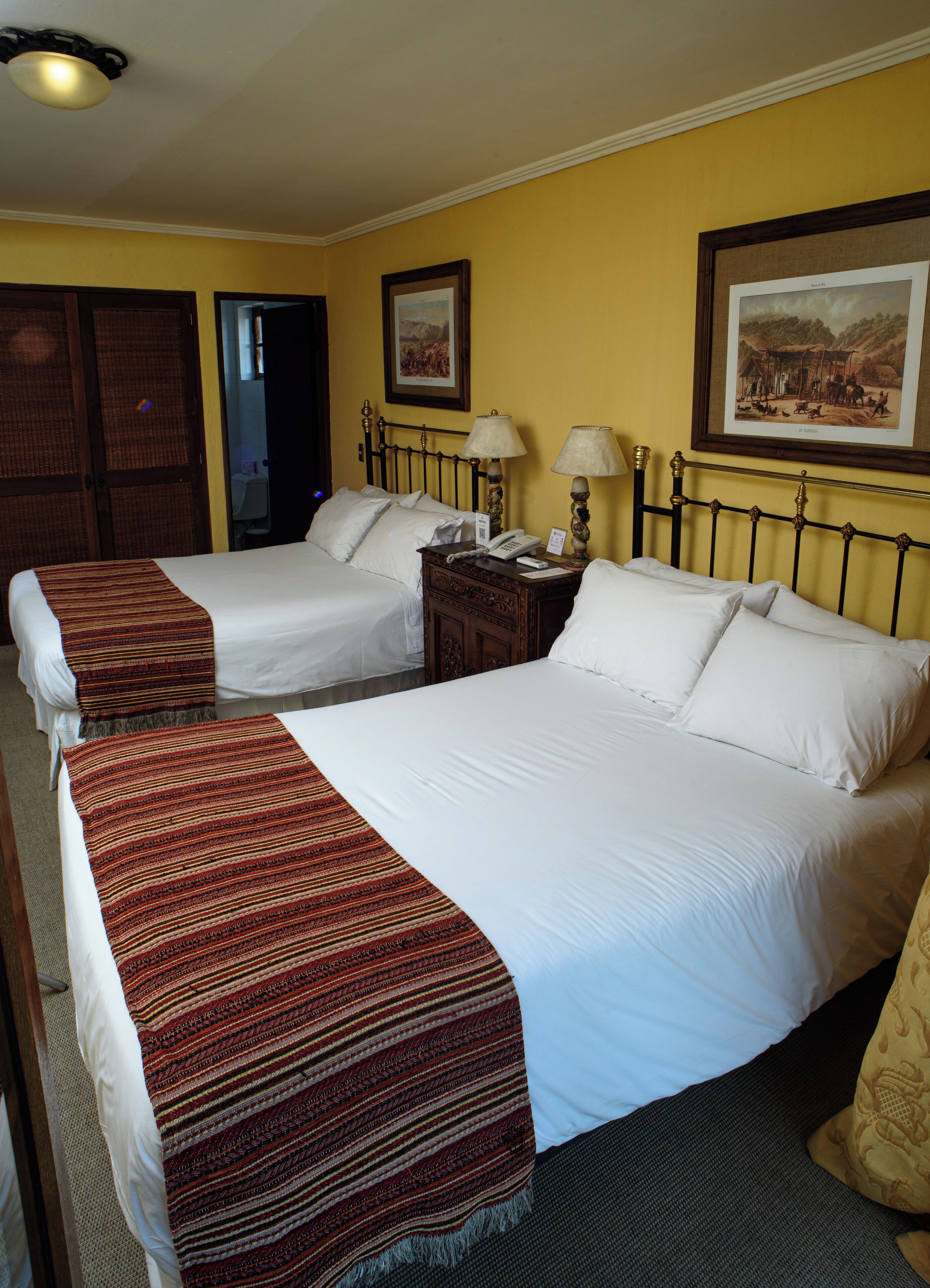 standard twin room | 1 bedroom, minibar, in-room safe, desk