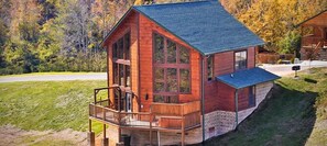 Premier Cabin, 2 Bedrooms, Hot Tub, Valley View (Sleeps up to 8) | Iron/ironing board, cribs/infant beds, WiFi, bed sheets