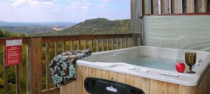 Luxury Cabin, 1 Bedroom, Hot Tub, Mountain View (Sleeps up to 6 ) | Jetted bathtub
