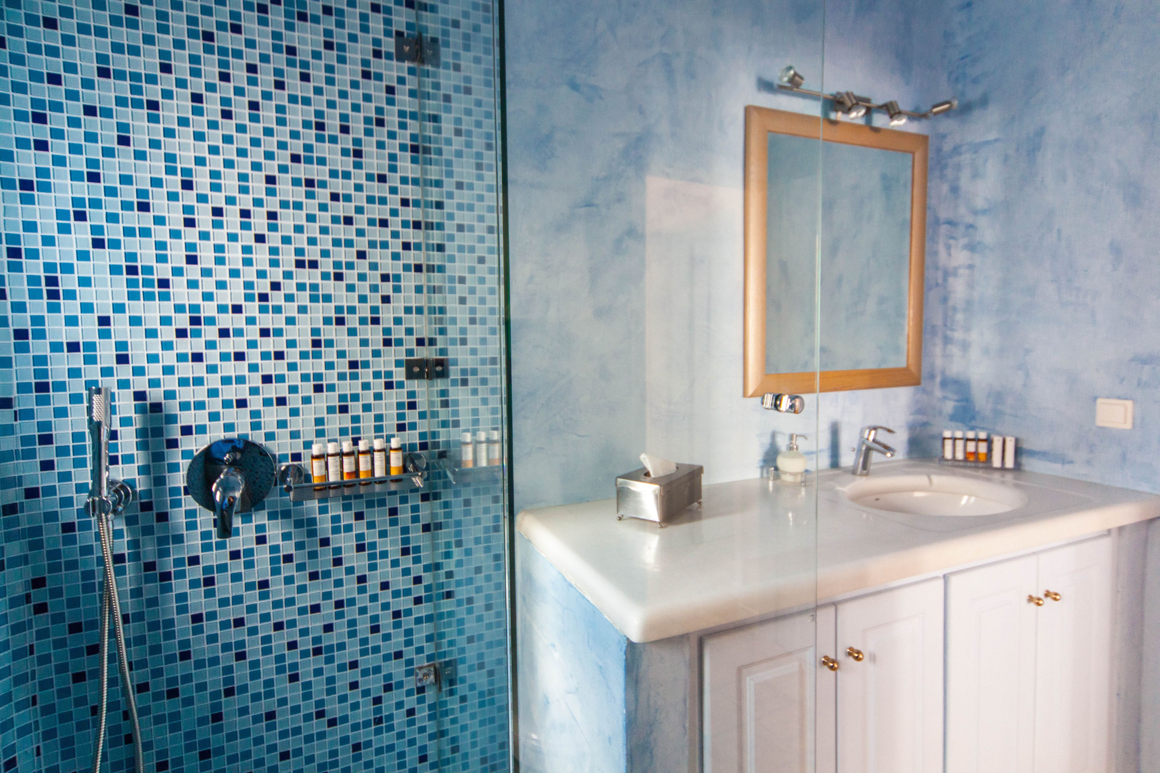 suite, sea view (carmen) | bathroom | shower, designer toiletries, hair dryer, bathrobes