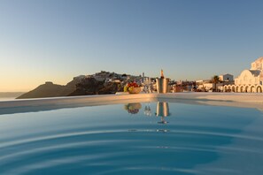 Villa (La Vida Breve) Outdoor Hot Tub Panoramic Caldera View | 高档床上用品、迷你吧、客房内保险箱、遮光窗帘