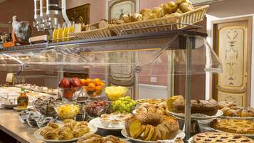 Petit déjeuner buffet (15 EUR par personne)