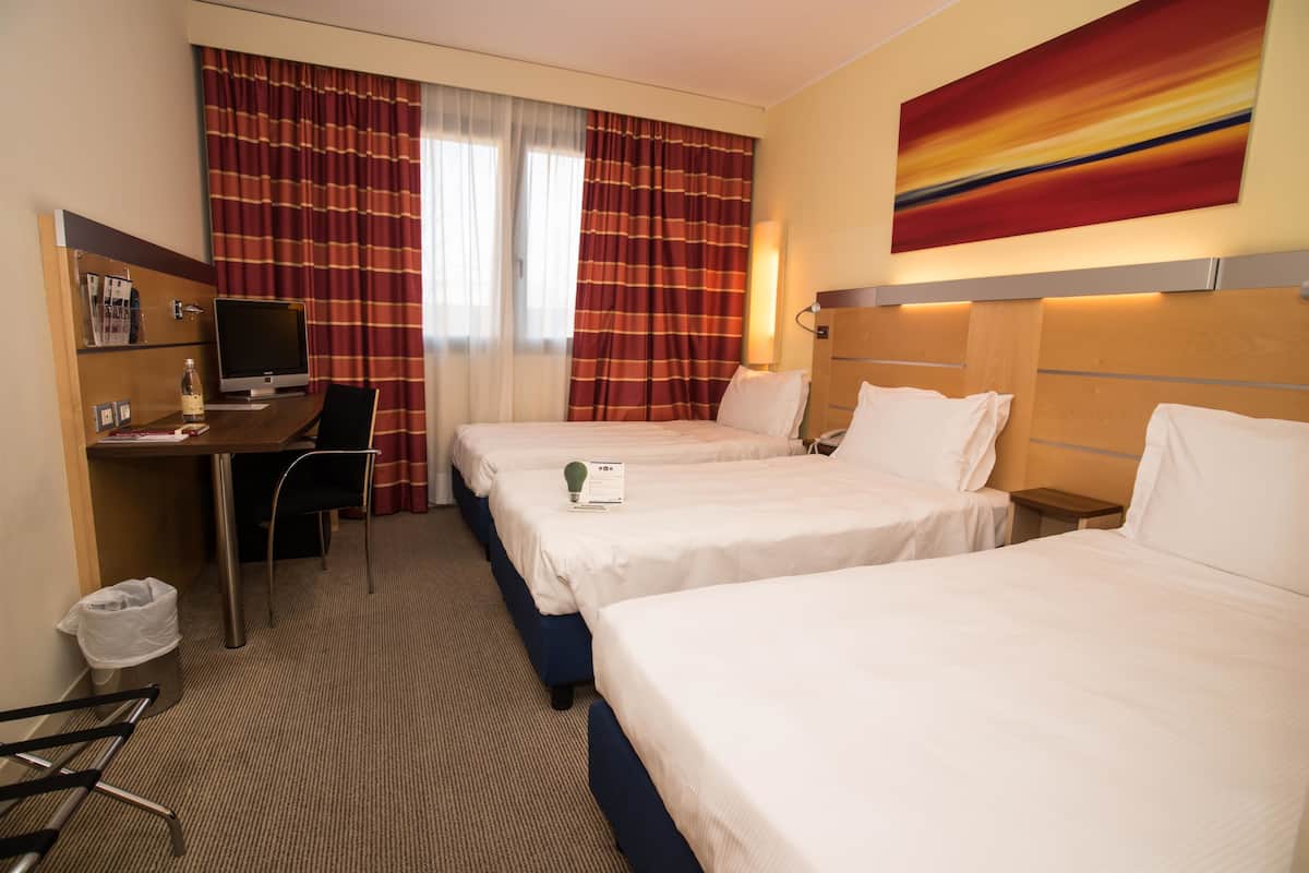 Classic Room, 3 Single Beds
