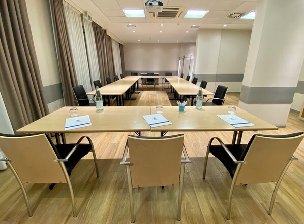 Business center - Best Western Palace Inn Hotel (Ferrara)