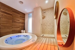 カップル用トリートメントルーム、サウナ、ホットタブ、スチームサウナ、トルコ風呂 / ハマム、ボディ トリートメント