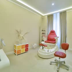 Couples treatment rooms, sauna, hot tub, steam room, Turkish bath