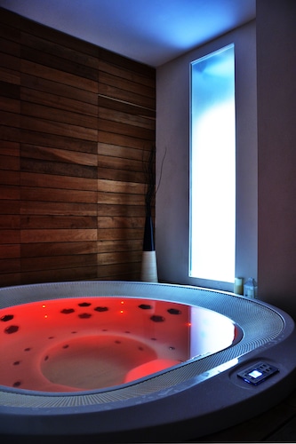 Hotel Touring Wellness & Beauty