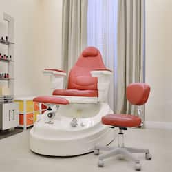 Couples treatment room(s), sauna, hot tub, steam room
