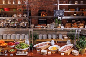 매일 뷔페 아침 식사(1인당 JPY 4500)