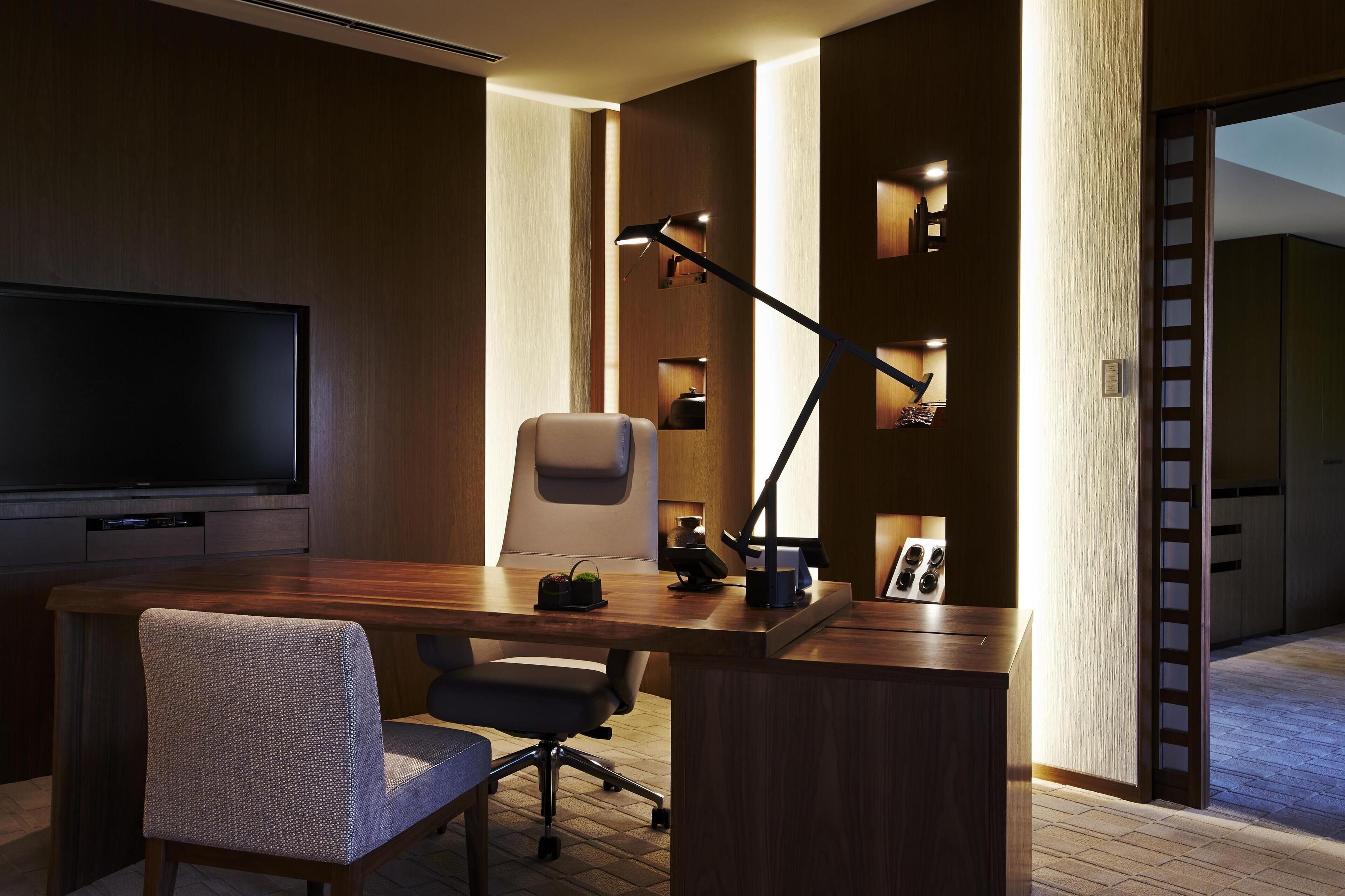 minibar, in-room safe, desk, blackout curtains