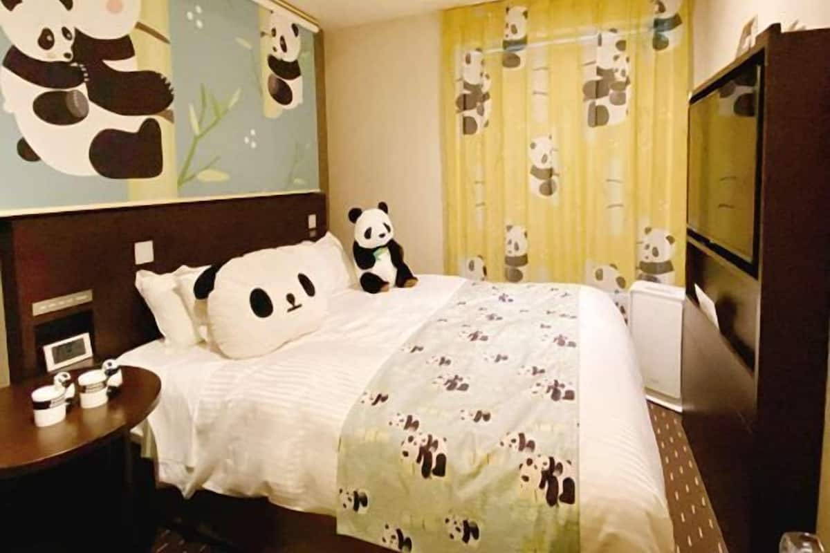 Down duvets, blackout curtains, free WiFi, bed sheets