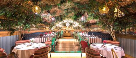 每日供應吃到飽早餐 (每人 EUR22)