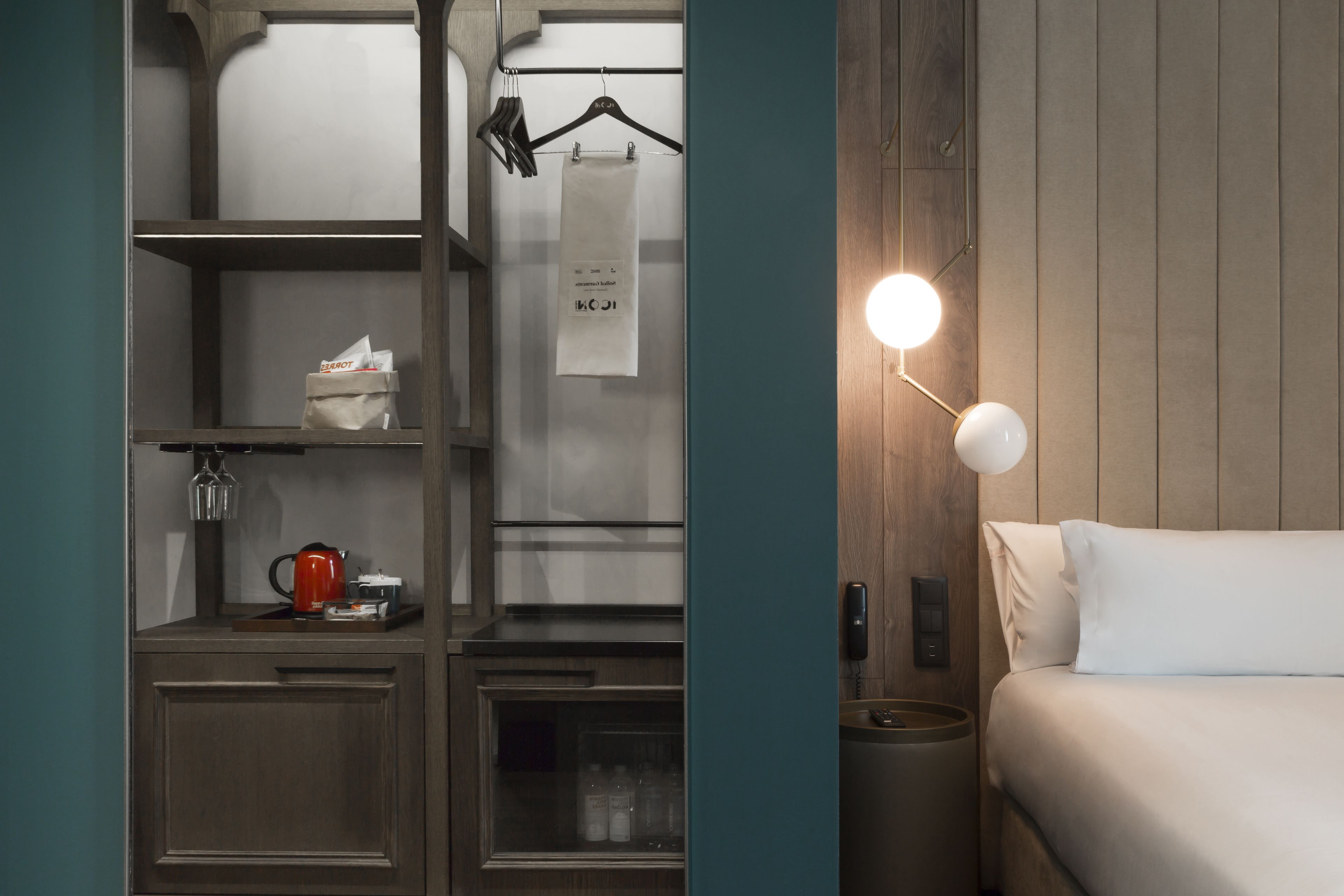 standard double room | premium bedding, down duvets, memory-foam beds, minibar