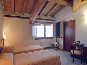 Unclassified image, 3 of 45, button - Hotel Fondo Catena (Ferrara)