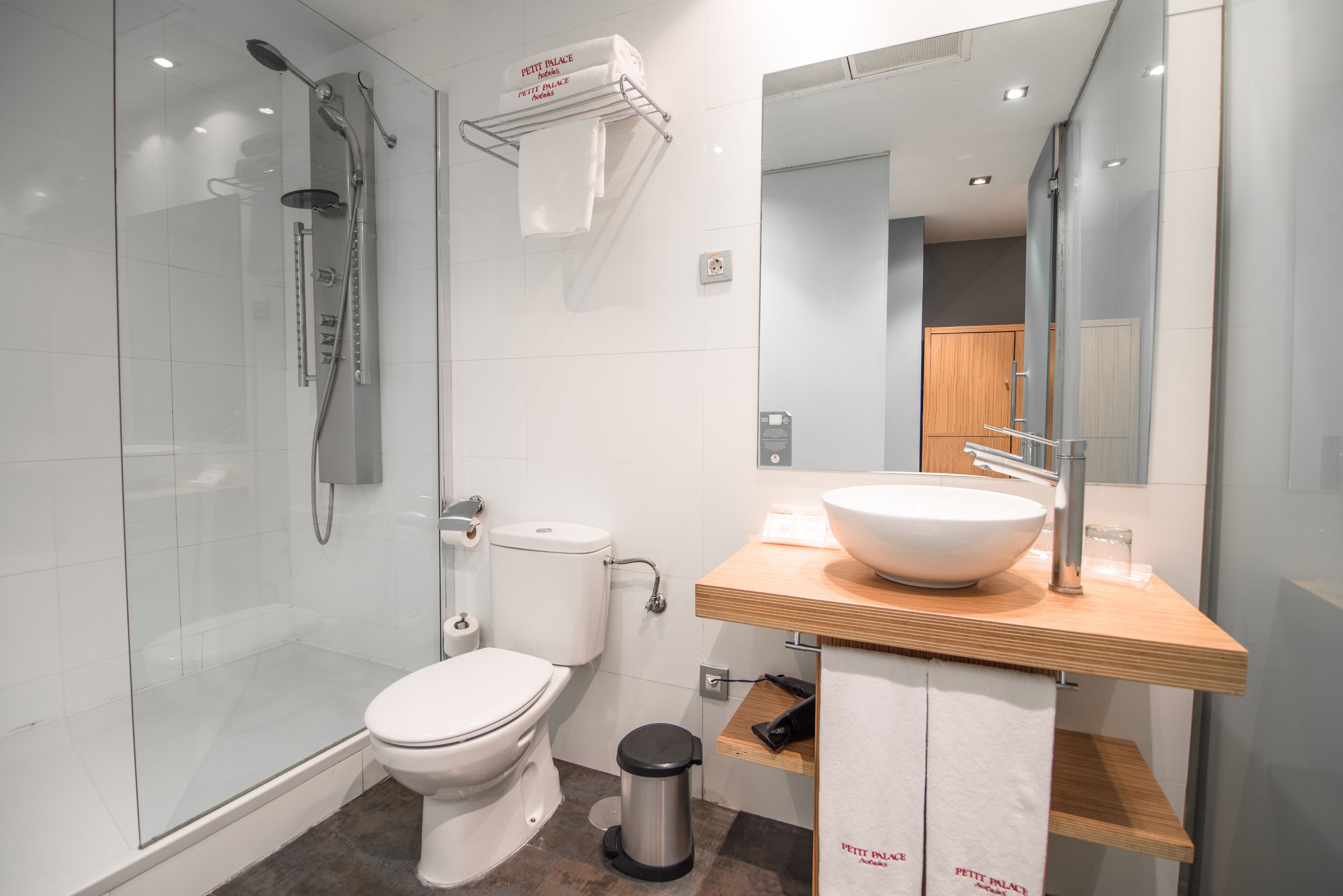 basic double room | bathroom | shower, hair dryer, towels