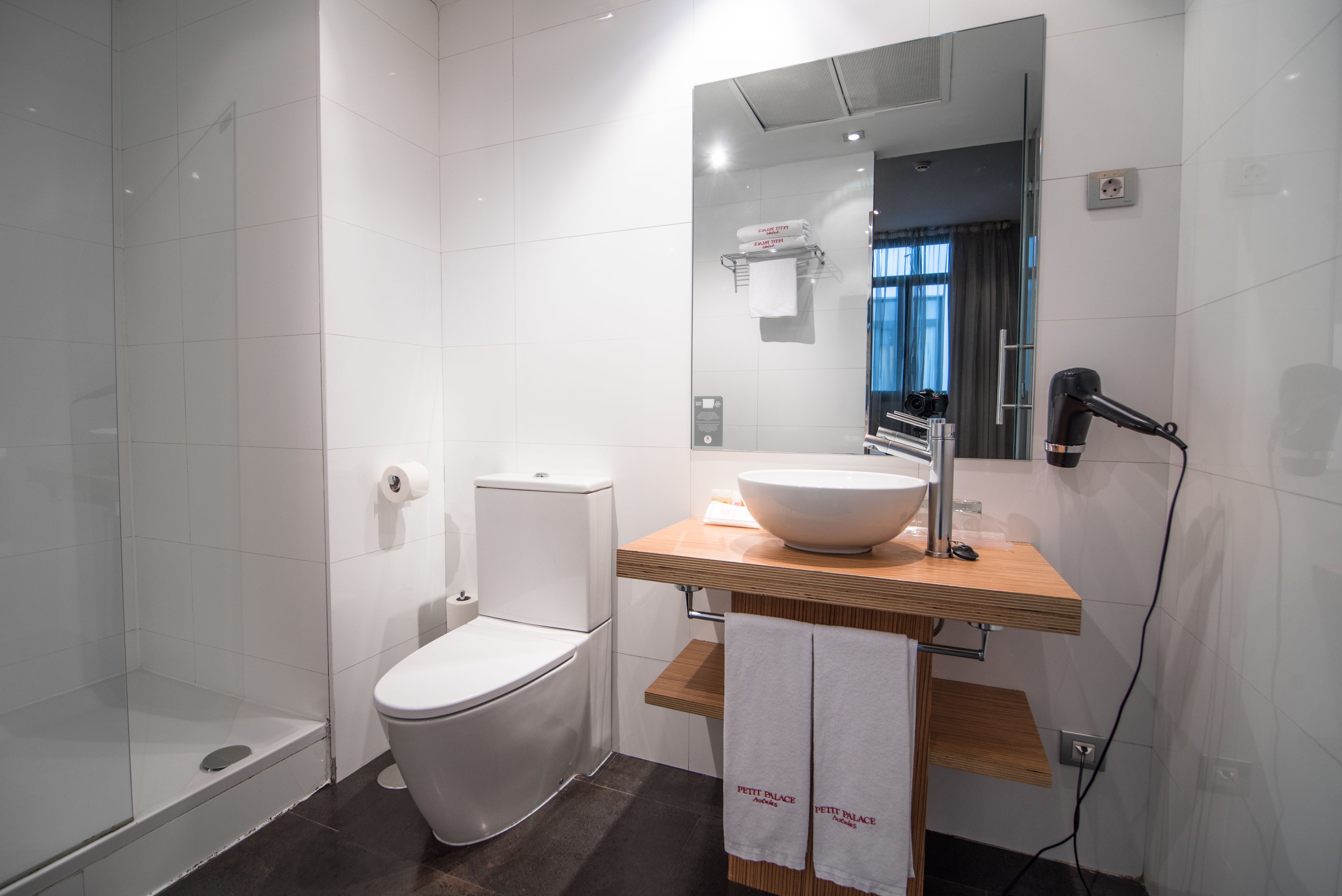 quadruple room | bathroom | shower, hair dryer, towels