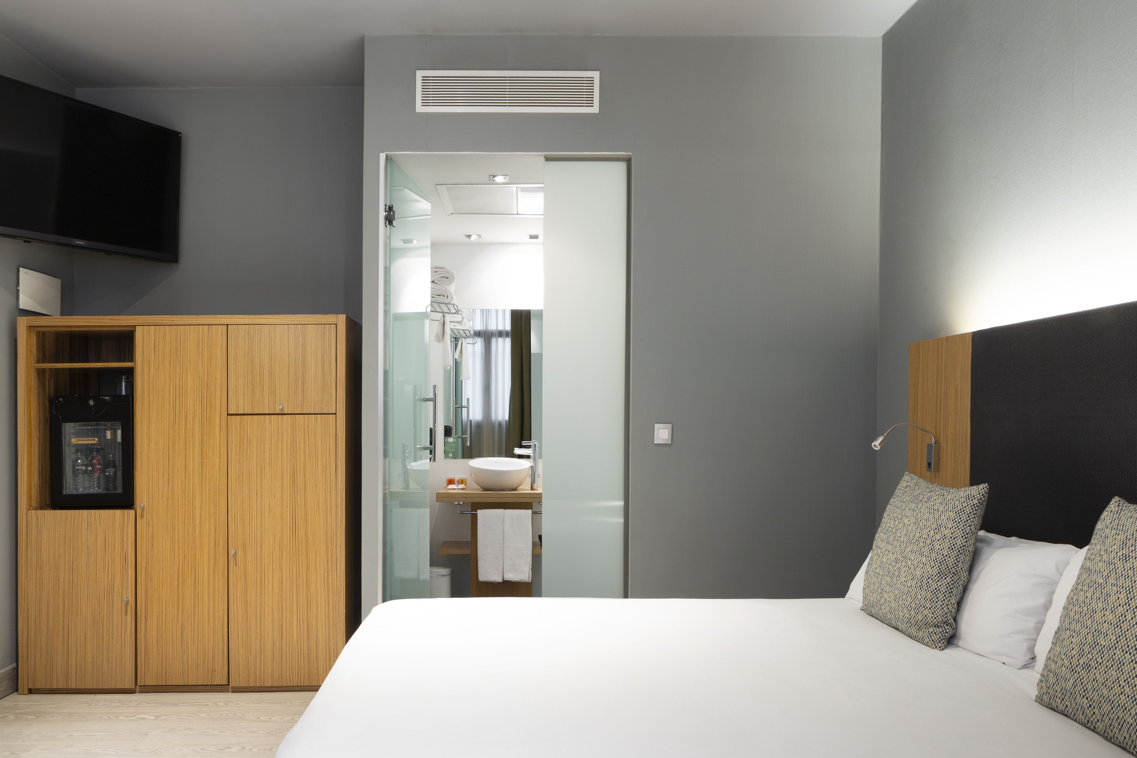 1 bedroom, minibar, in-room safe, desk