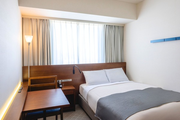Habitación doble superior, para no fumadores (High Floor Standard Double Room) | Escritorio, wifi gratis y ropa de cama