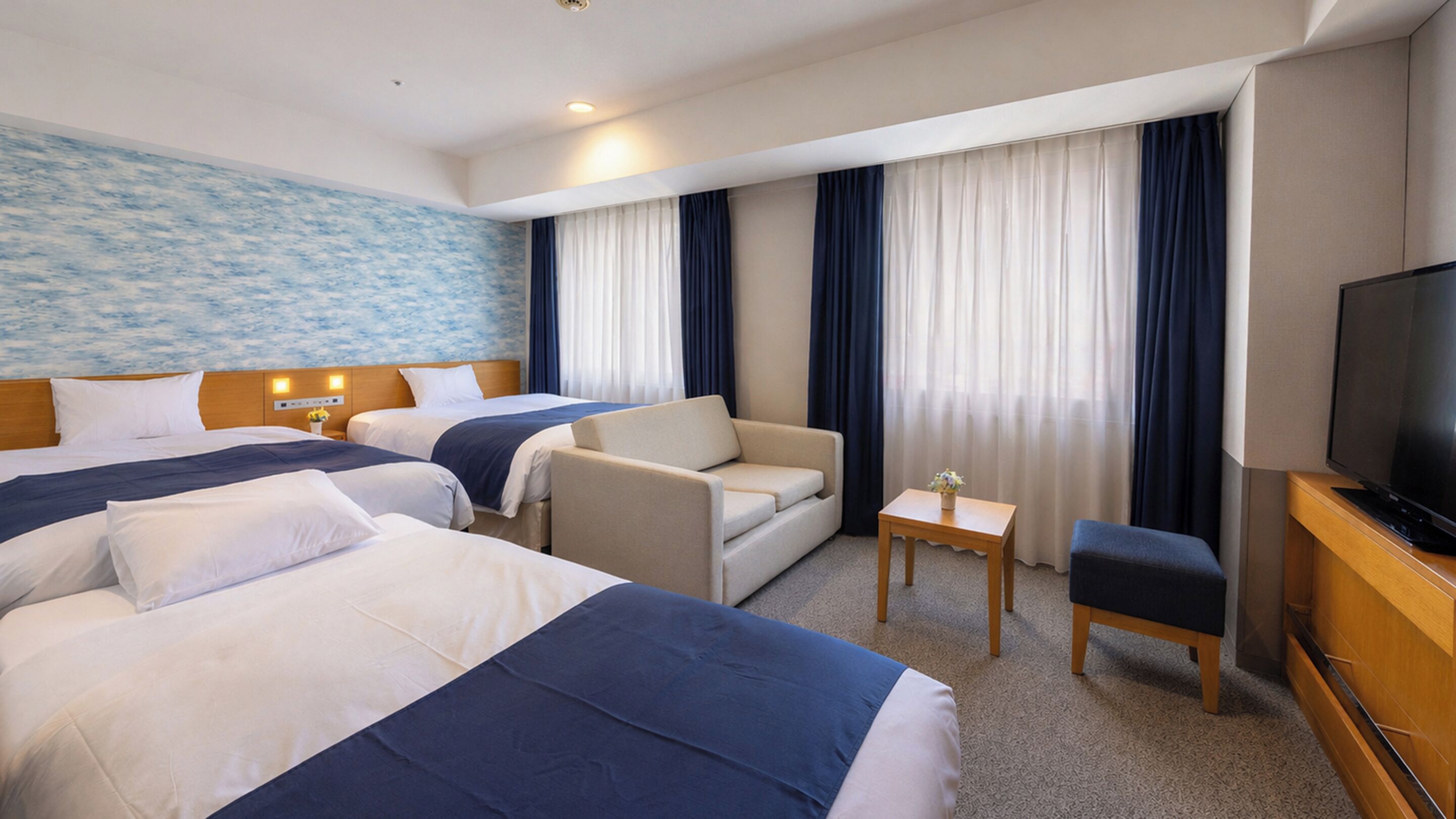 Habitació familiar, no fumadors | Roba de llit d'alta qualitat, cobrellits, escriptori i cortines opaques 