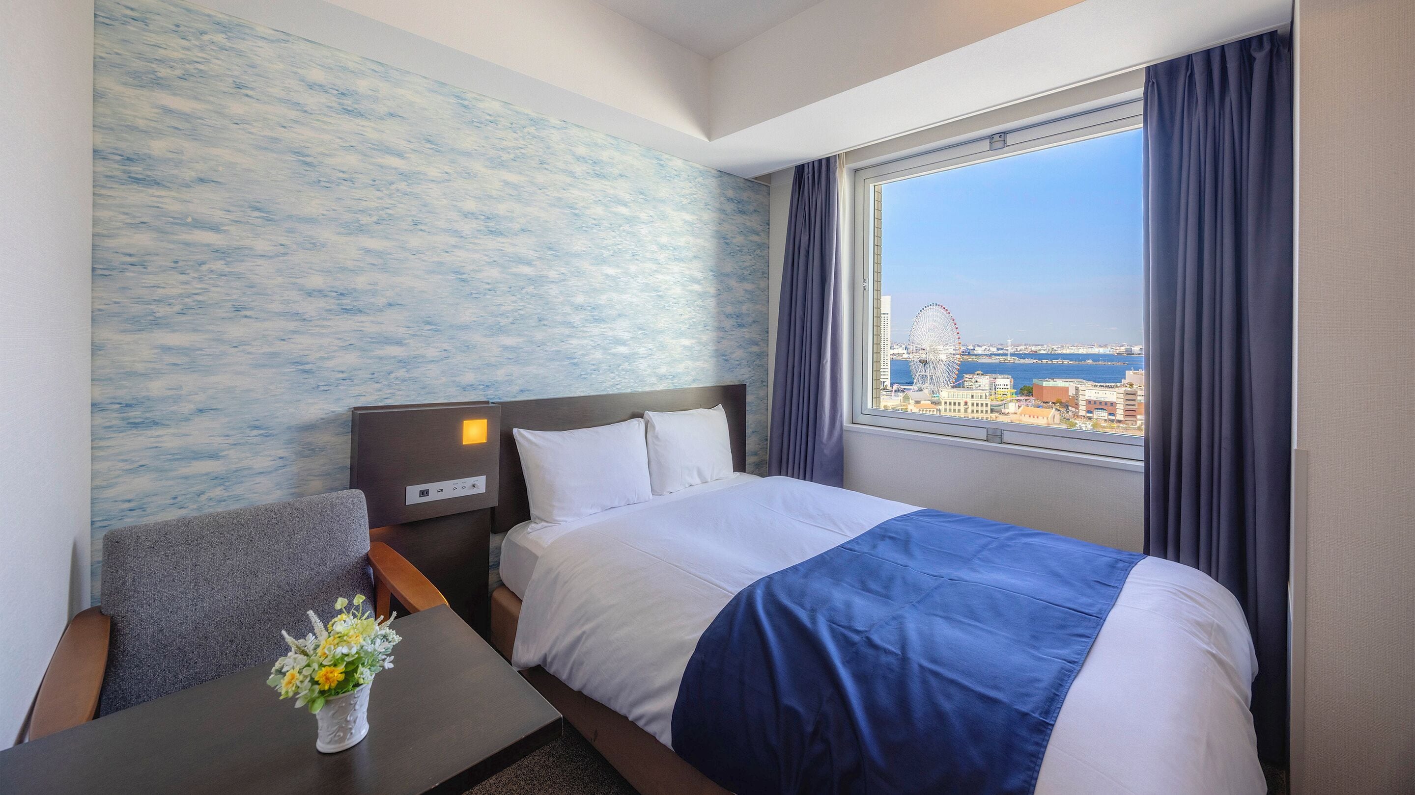 Chambre double, non-fumeur (Night View) | Literie de qualité, couette en duvet, bureau, rideaux d’obscurcissement