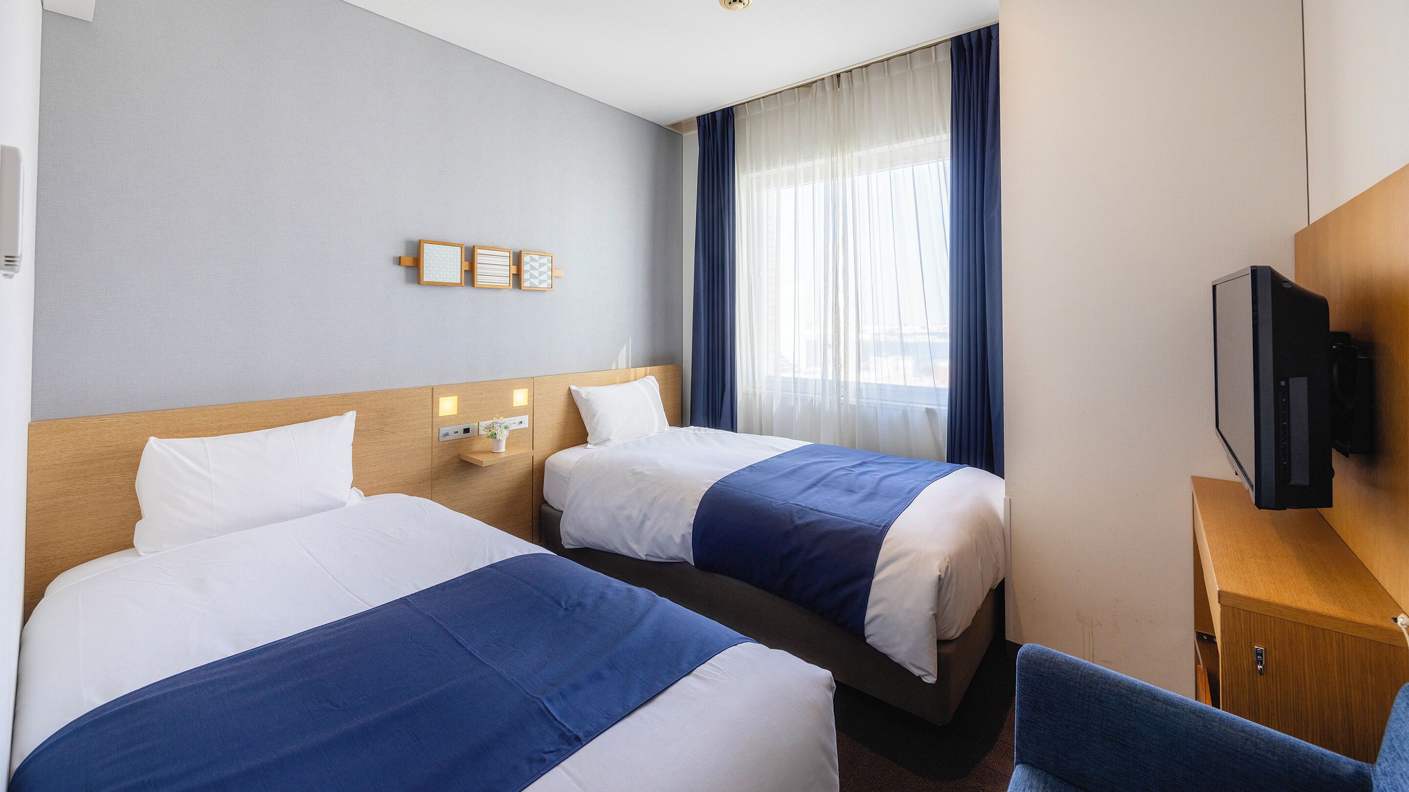 Chambre avec lits jumeaux, non-fumeur (Casual Twin) | Literie de qualité, couette en duvet, bureau, rideaux d’obscurcissement