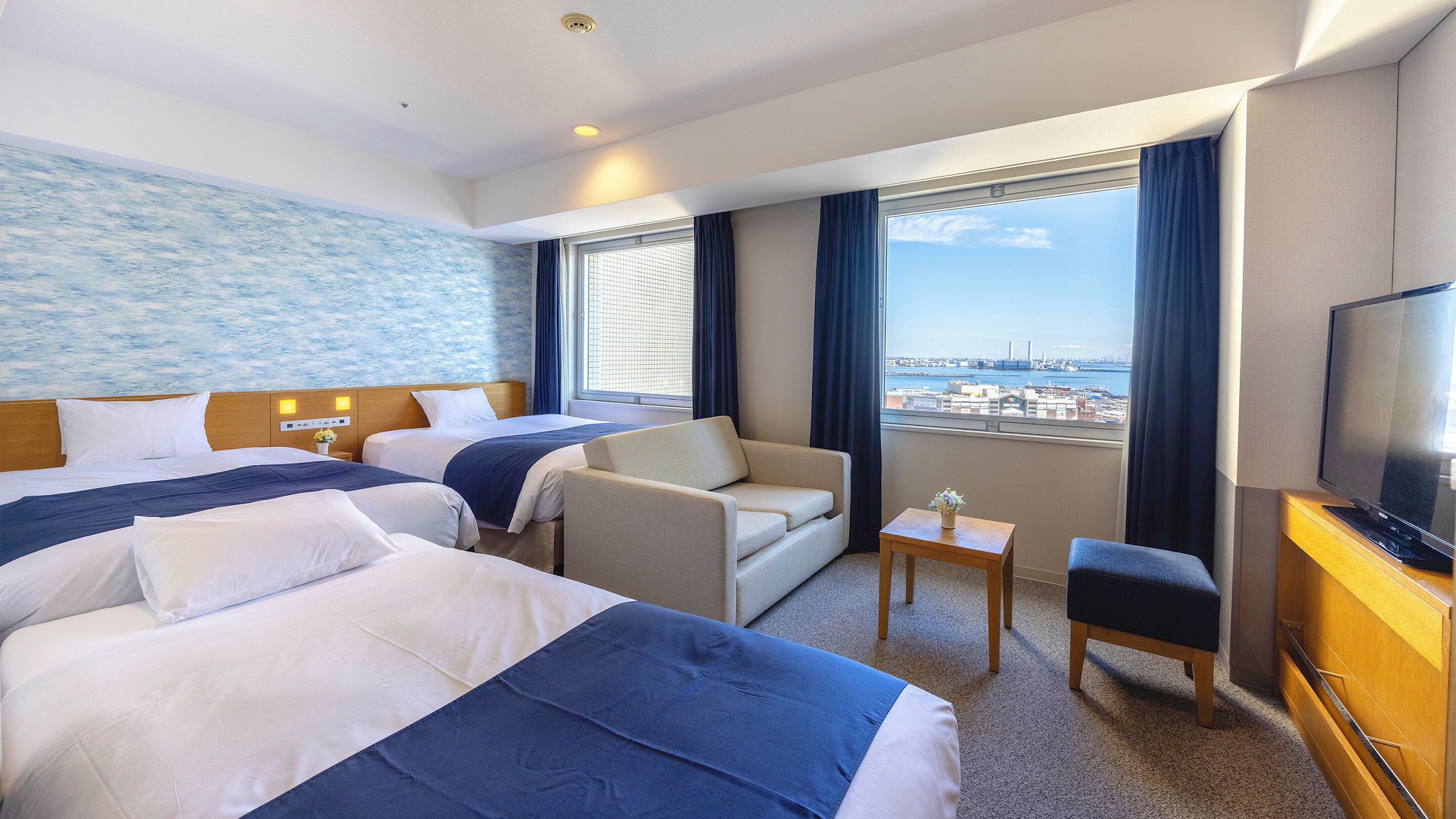 Chambre familiale, non-fumeur | Literie de qualité, couette en duvet, bureau, rideaux d’obscurcissement