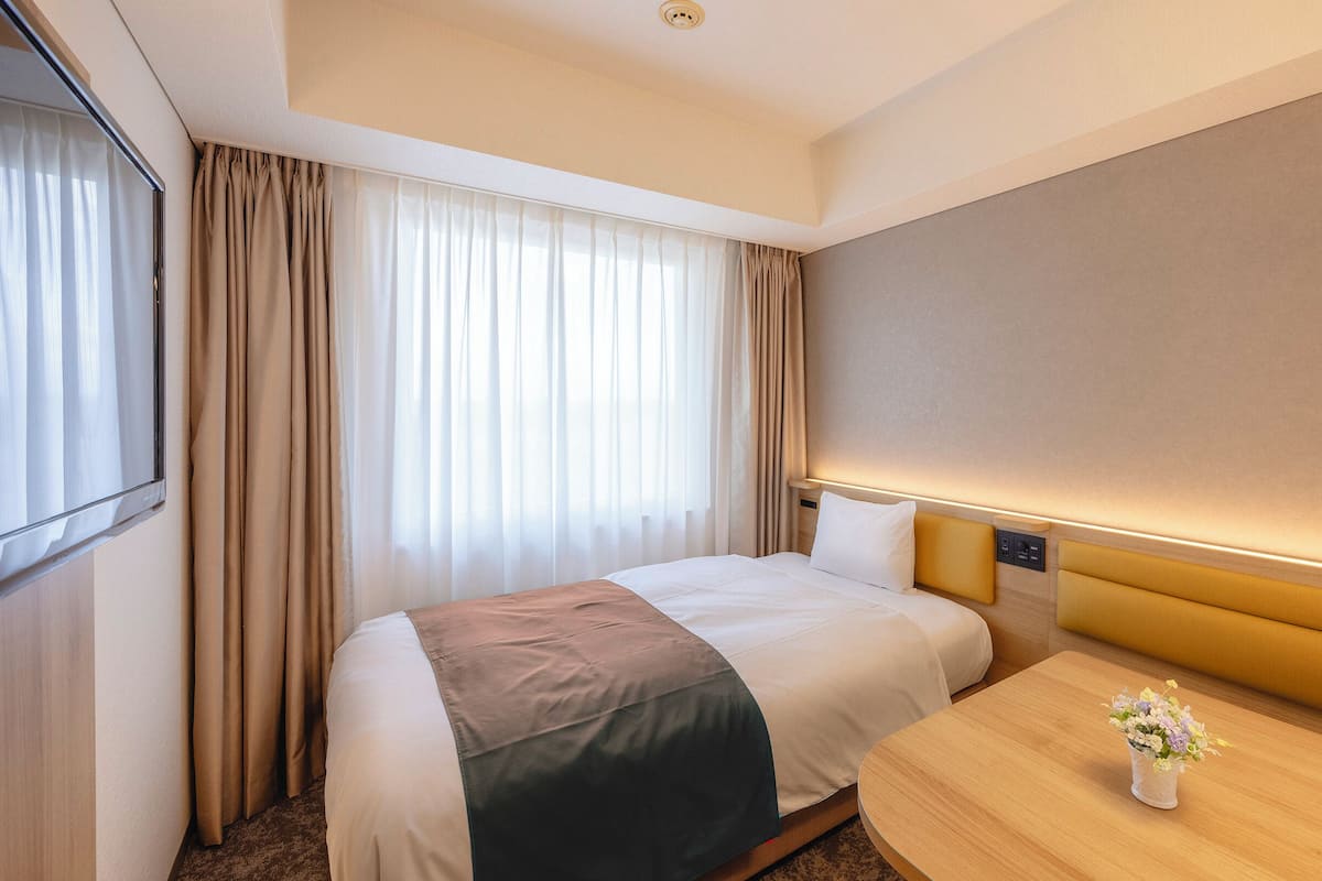 Chambre simple Standard, non-fumeur | Literie de qualitĂ©, couette en duvet, bureau, rideaux dâobscurcissement