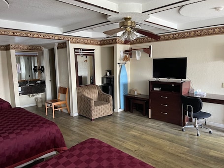 Standard Double Room | Desk, free WiFi, bed sheets