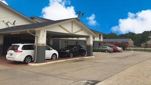 Front of property - Briarwood Inn (White Hall)
