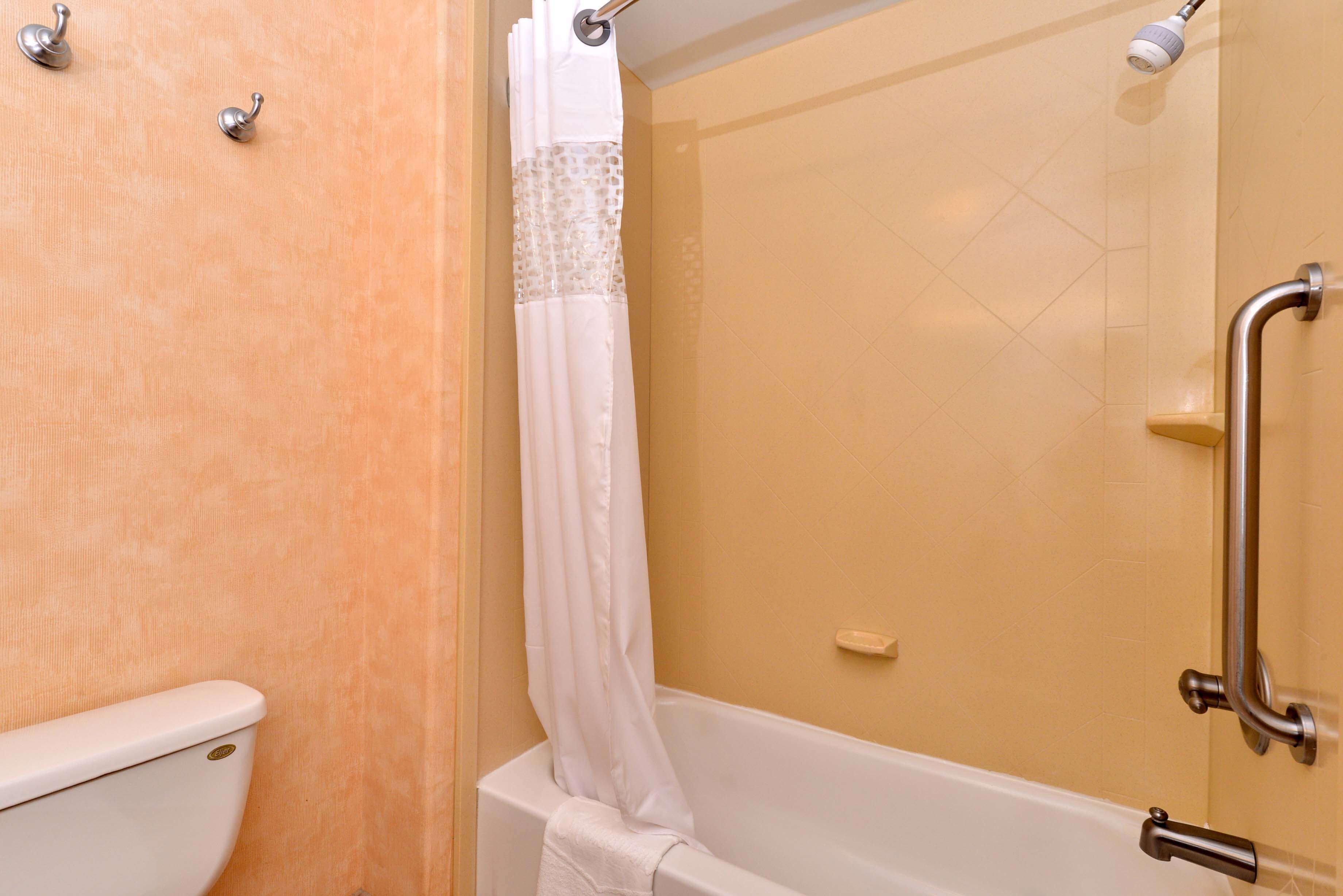 one king bed, non-smoking, accessible | bathroom | free toiletries, hair dryer, towels