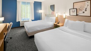 Premium bedding, pillowtop beds, blackout drapes, iron/ironing board - Spark by Hilton Grand Island (Grand Island)