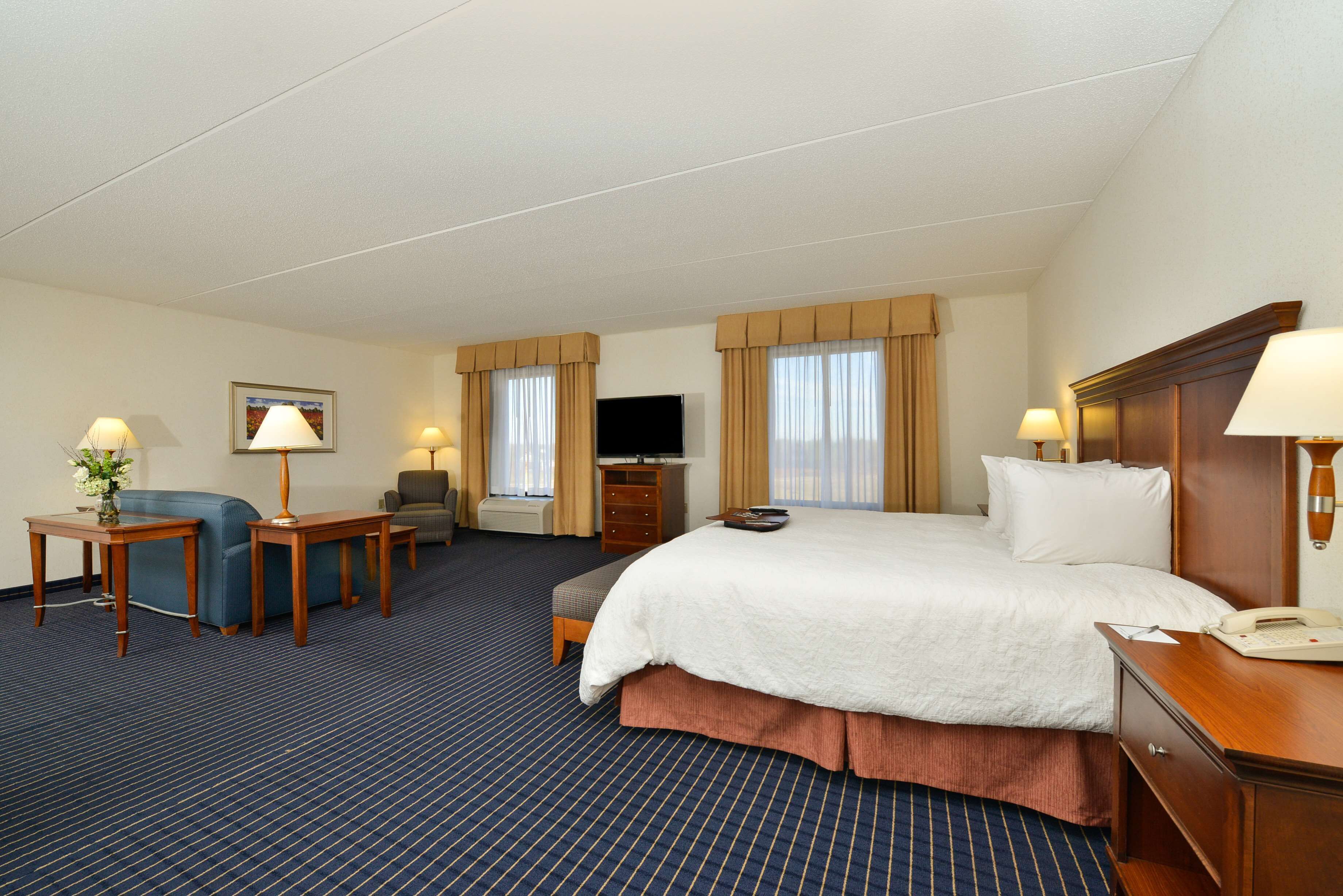 premium bedding, individually decorated, individually furnished, desk