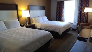 Zimmersafe, Schreibtisch, laptopgeeigneter Arbeitsplatz